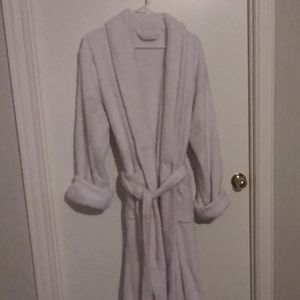 Bath and bodyworks plush robe